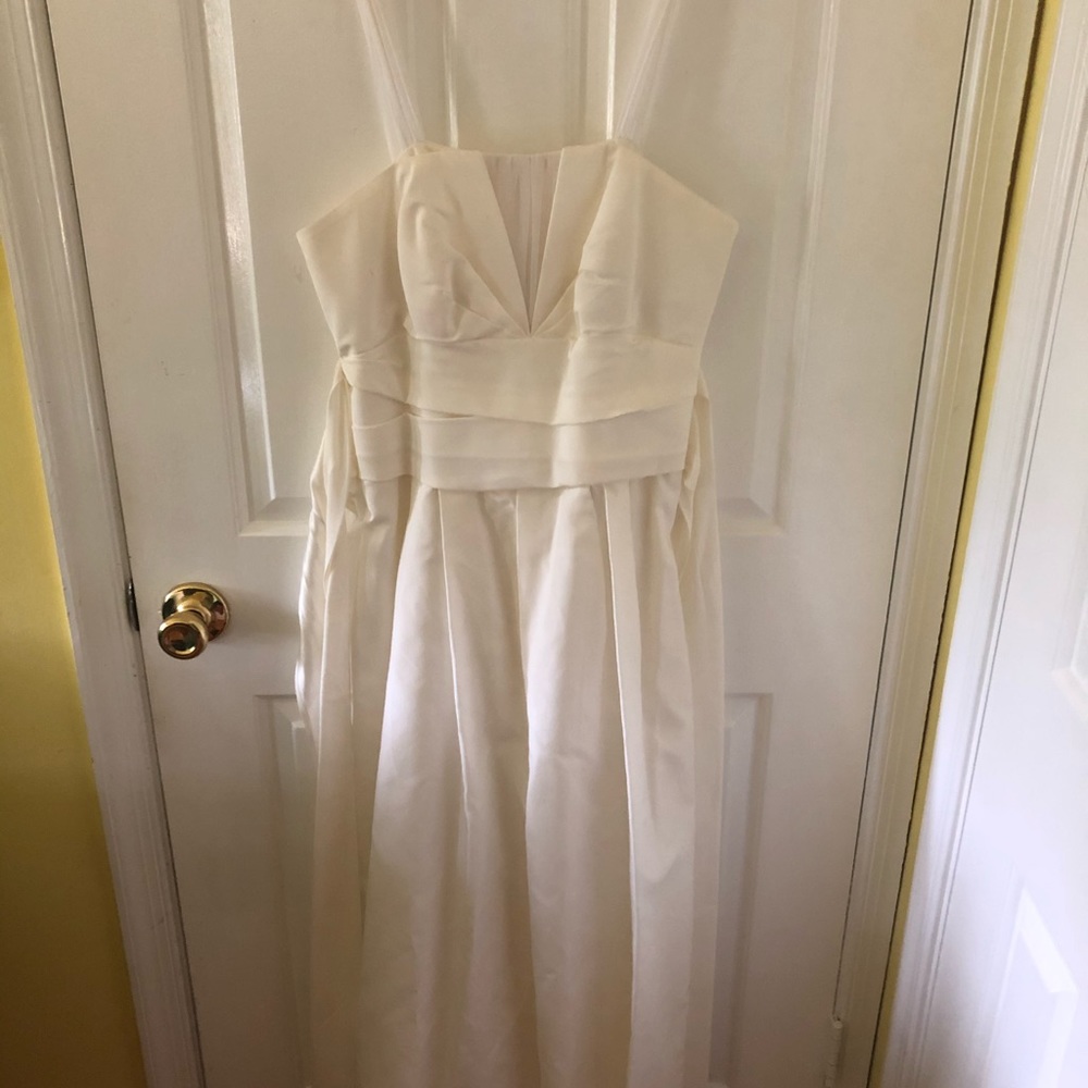 White a-line Vera Wang gown